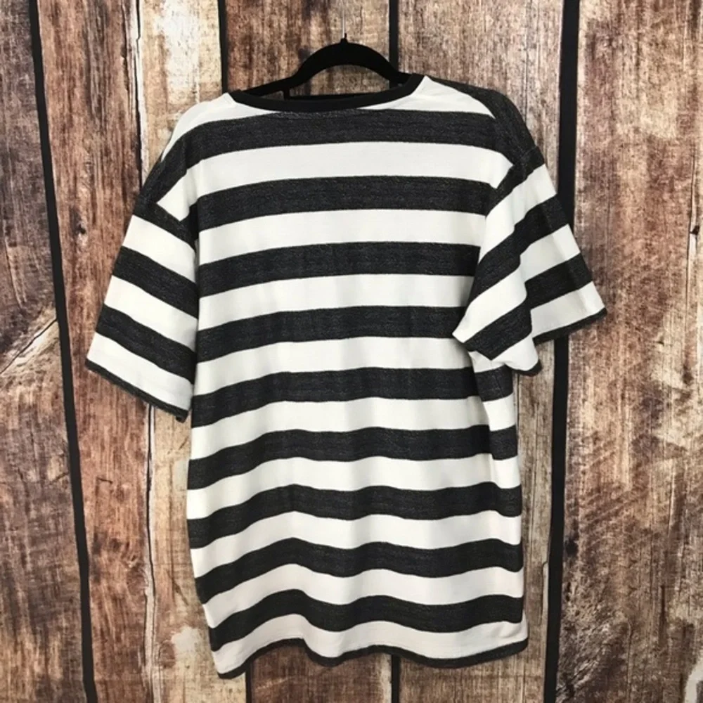 LRG Blk/Wht Striped V neck Pullover Size X Large